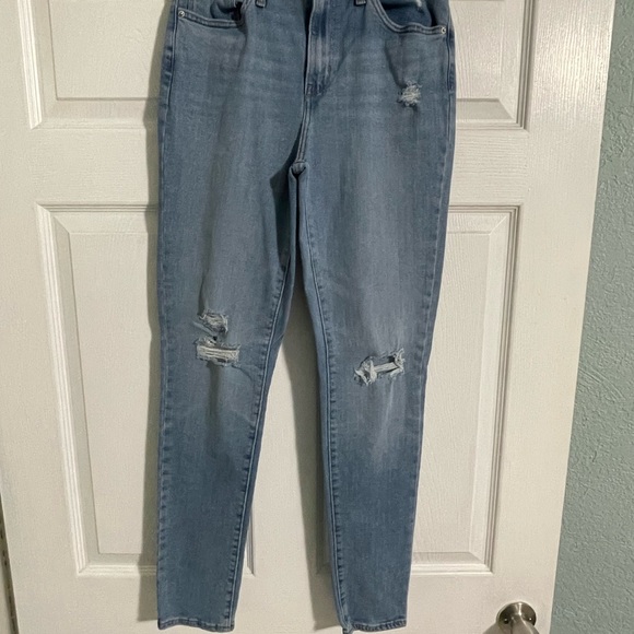 Levi’s woman’s 721 High Rise Skinny Jean - 29 - Picture 10 of 12